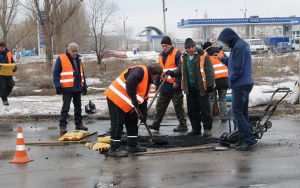 Погода не стоїть на заваді ремонту доріг у Сєверодонецьку